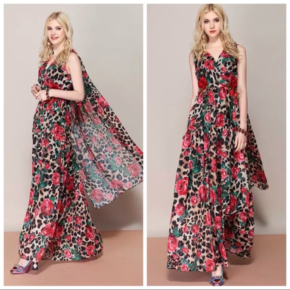 M Signature Label Dresses & Skirts - 🌺 The Natanalisa Gorgeous Silk Flowing Rose Print Maxi Dress